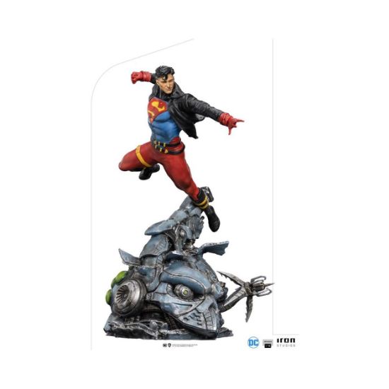 Picture of Iron Studios Deluxe: DC Comics Series #7 - Superboy Statue (1/10) (DCCDCG56821-10)